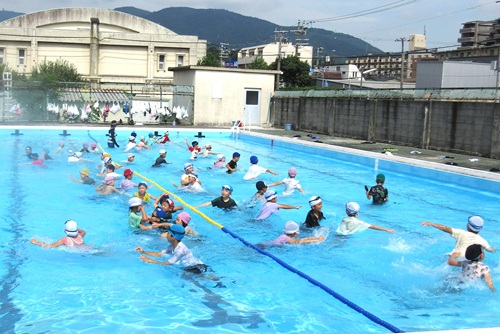 低学年着衣泳